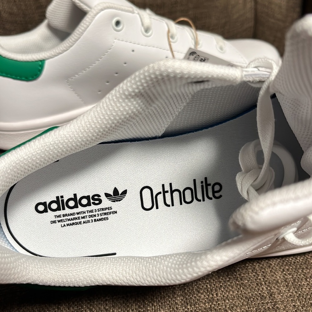 Adidas Stan Smith White Sneakers with Green Details kids size 3 new in box - Picture 8 of 11